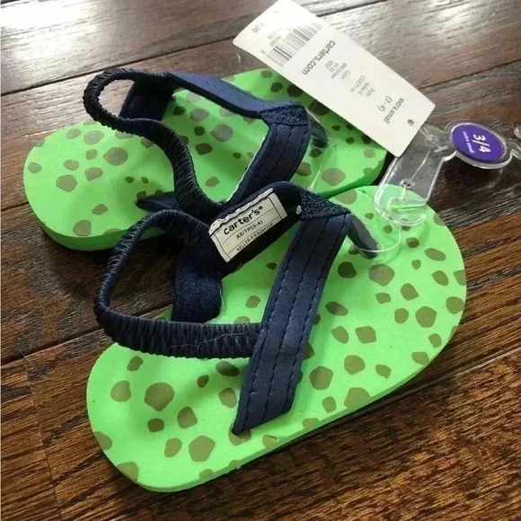 NWT Carter’s 3/4 size Green/Navy Blue Toddler Boys Flip Flops - Picture 3 of 4